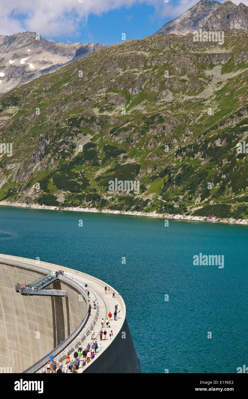 Der Stausee zur Strom Erzeugung durch Wasserkraft in In Malta, K‰rnten, ÷sterreich. Speicher 'Kˆlnbrein' im Maltatal. Stock Photo