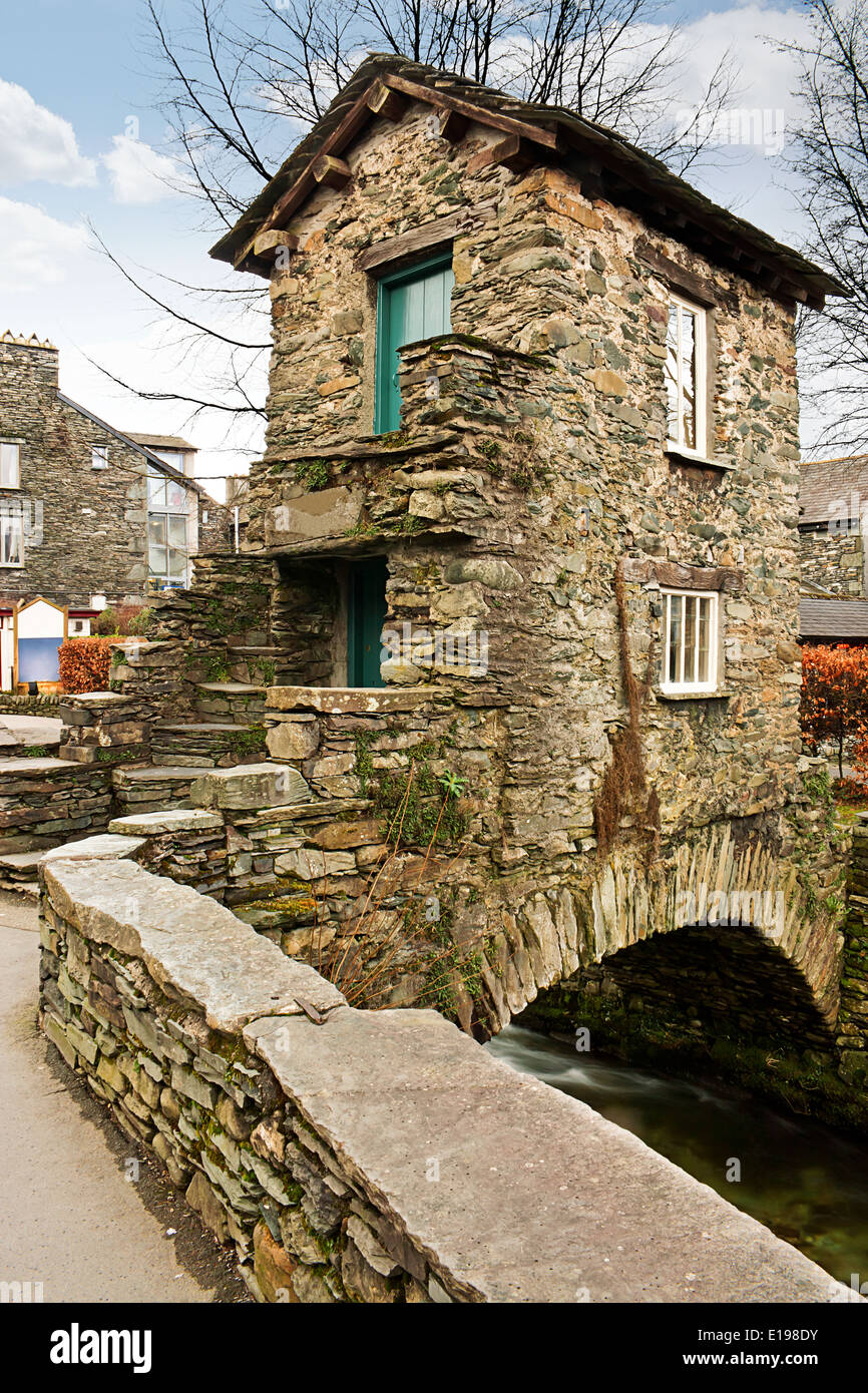 The Bridge House in Ambleside a grade one listed building and famous landmark in the English Lake District Stock Photo