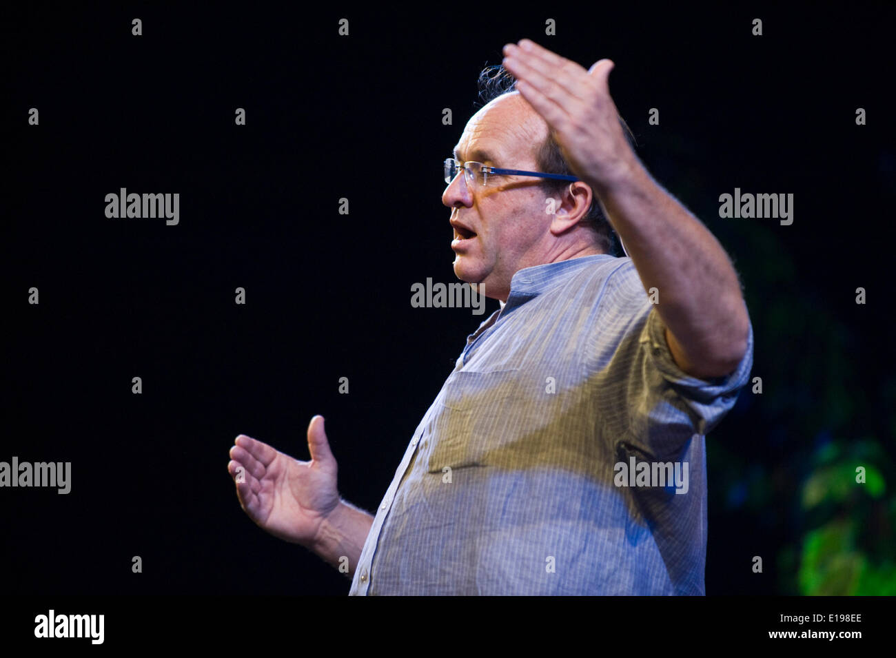 Hay on Wye Wales UK Tuesday 27 May 2014 William Dalrymple speaking about 'Princes & Painters in Mughal Delhi 1707-1857' on day 6 of Hay Festival 2014 Hay on Wye Powys Wales UK Credit:  Jeff Morgan/Alamy Live News Stock Photo