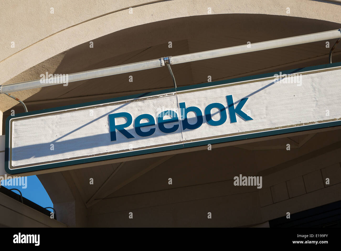 Reebok outlet hi-res stock photography and images - Alamy