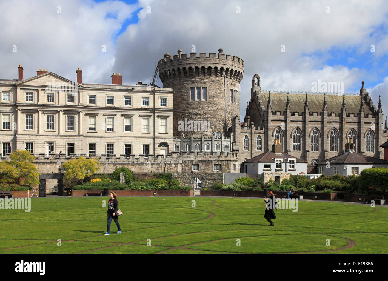 Ireland, Dublin, Castle, Dubhlinn Gardens, people, Stock Photo