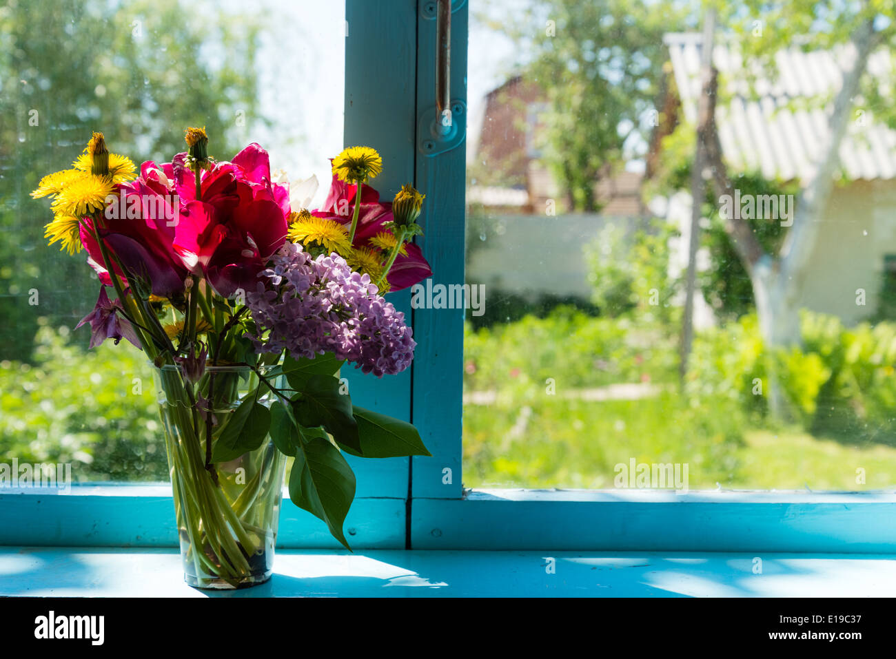 Bunch of flowers on windowsill hires stock photography and images Alamy