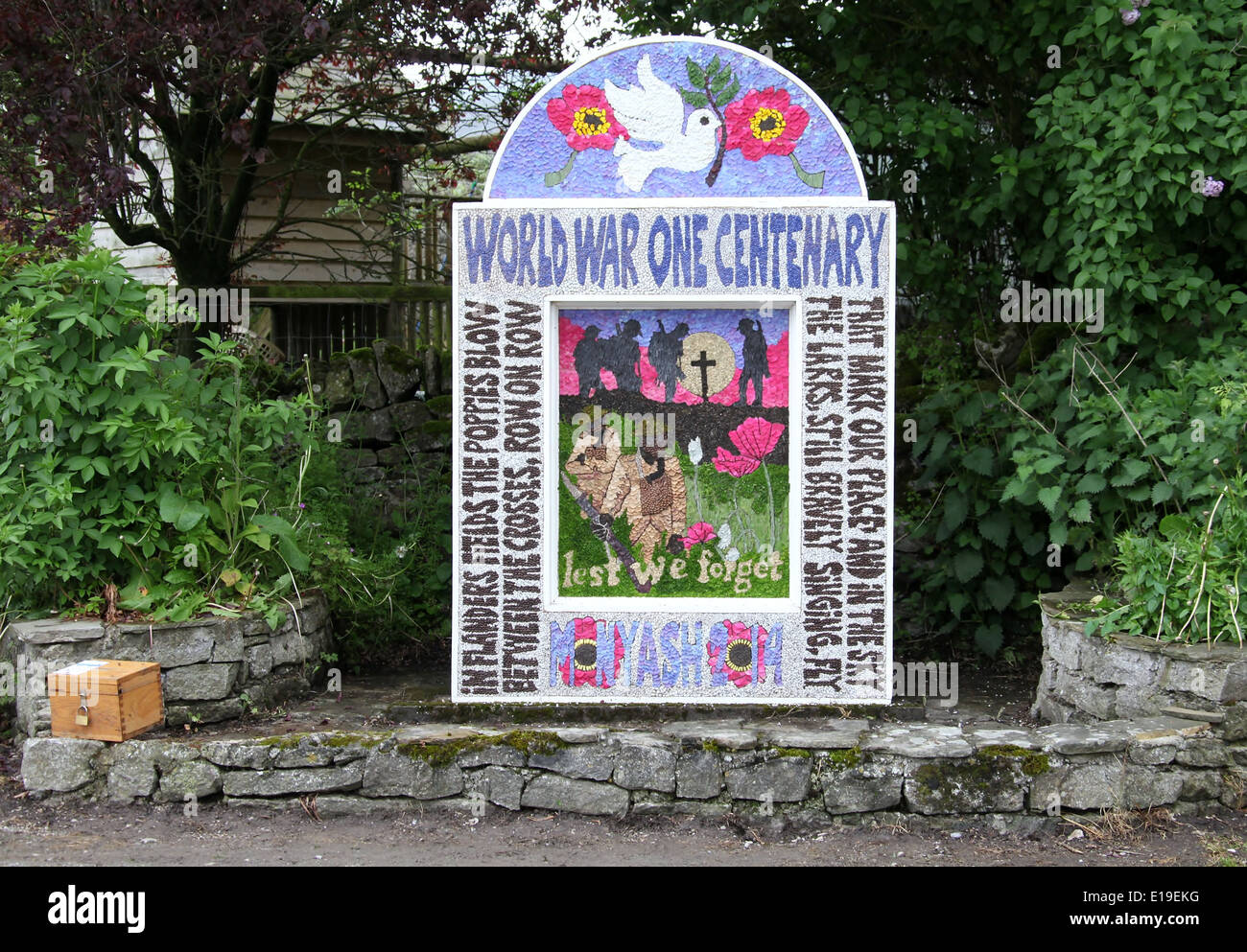 2014 Derbyshire Well Dressing in the village of Monyash Stock Photo
