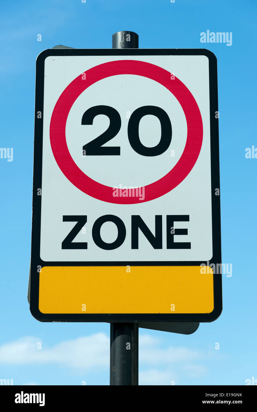 20 MPH speed limit zone sign, England, UK Stock Photo