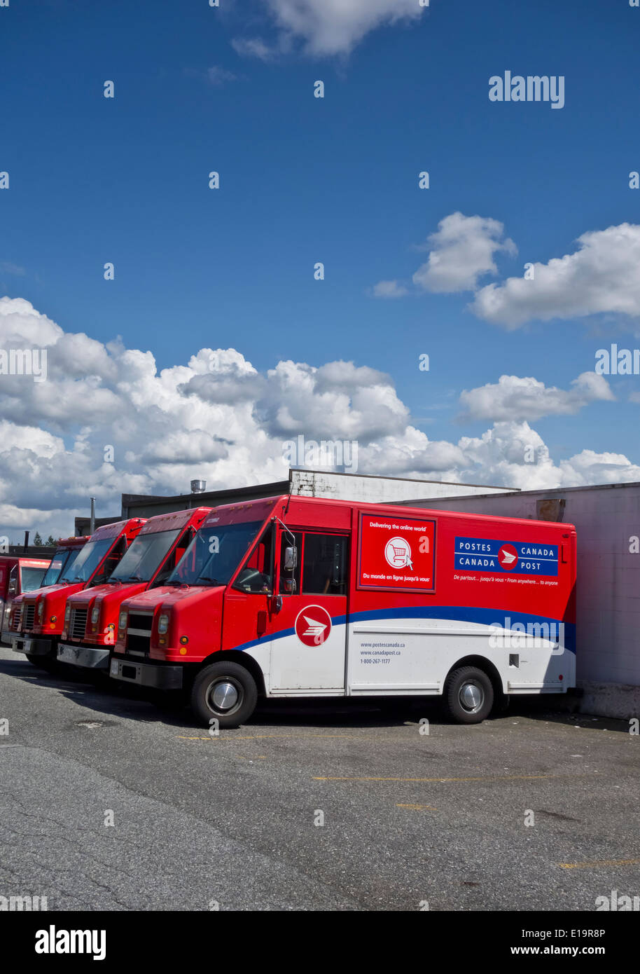 Mail trucks hires stock photography and images Alamy