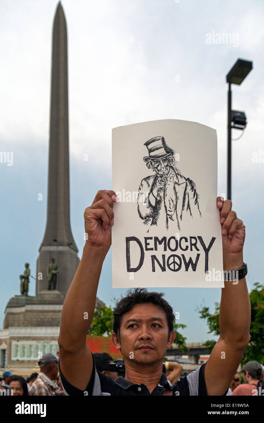 Anti coup demonstration, Bangkok, Thailand Stock Photo