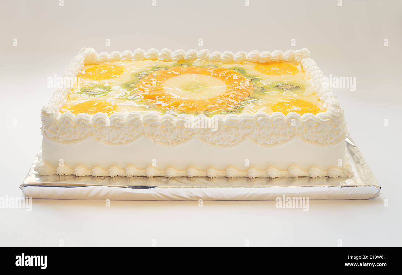 Kiwi Fruit Decorated Cake High Resolution Stock Photography And Images Alamy