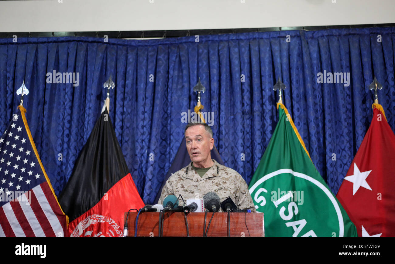 Kabul, Afghanistan. 28th May, 2014. Top U.S. Commander in Afghanistan General Joseph F. Dunford, Jr. attends a press conference in Kabul, Afghanistan, May 28, 2014. Joseph F. Dunford, Jr. on Wednesday reaffirmed his country's commitment to Afghans. Credit:  Ahmad Massoud/Xinhua/Alamy Live News Stock Photo