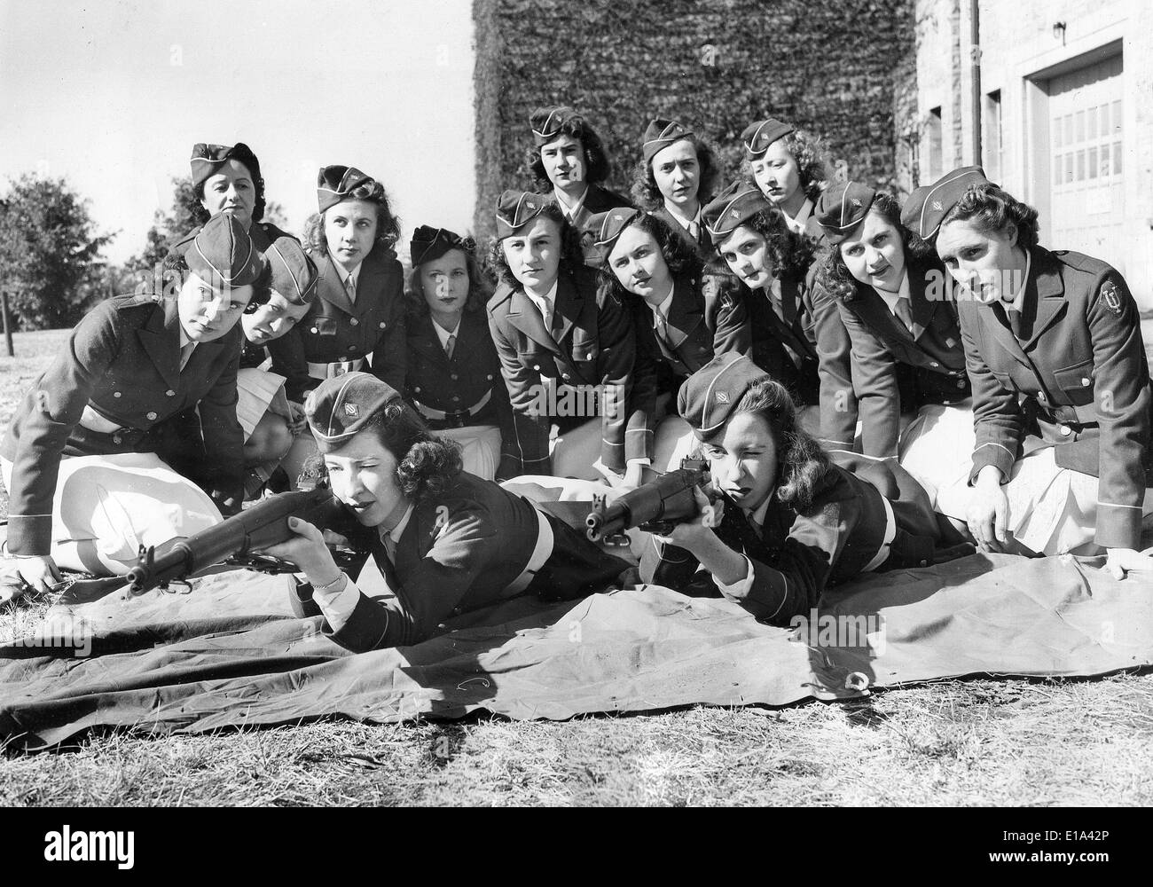 College girls get military training during ww2 Stock Photo