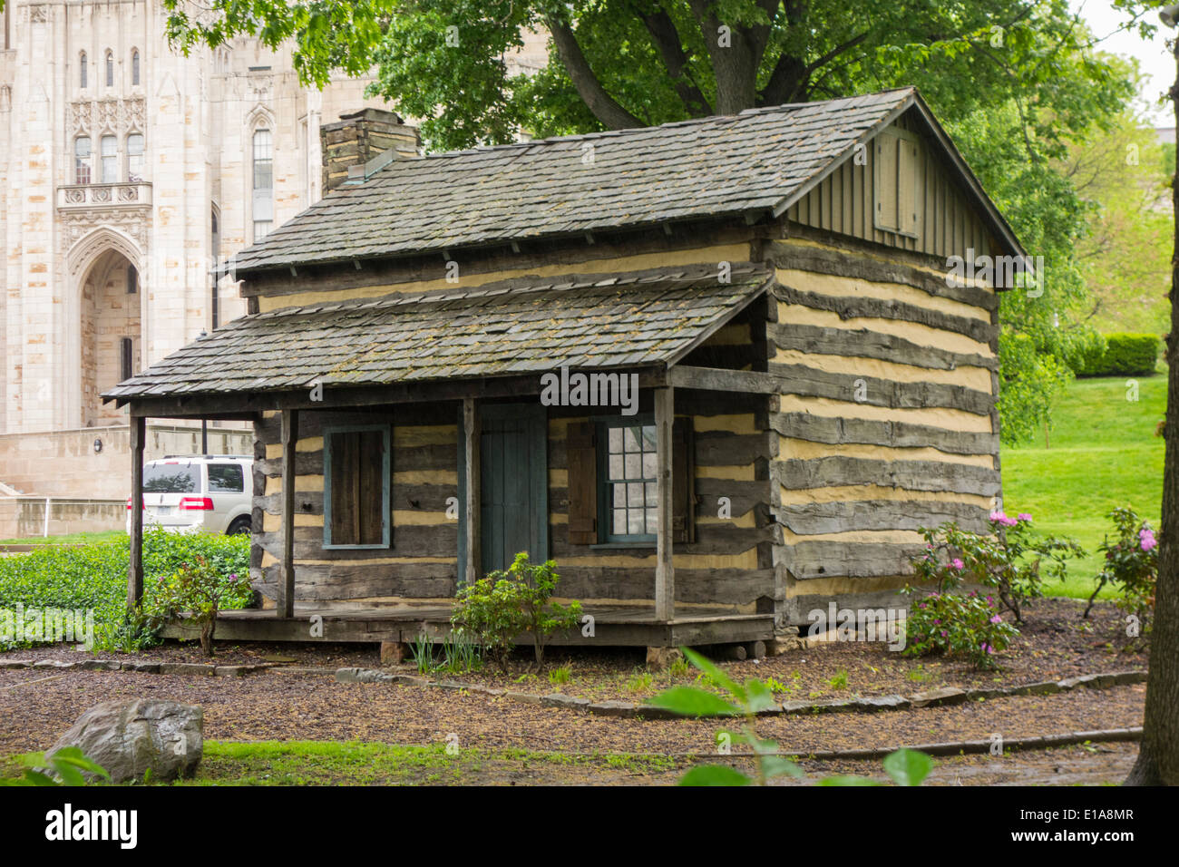 Log Cabin University Pittsburgh Pa Stock Photos Log Cabin