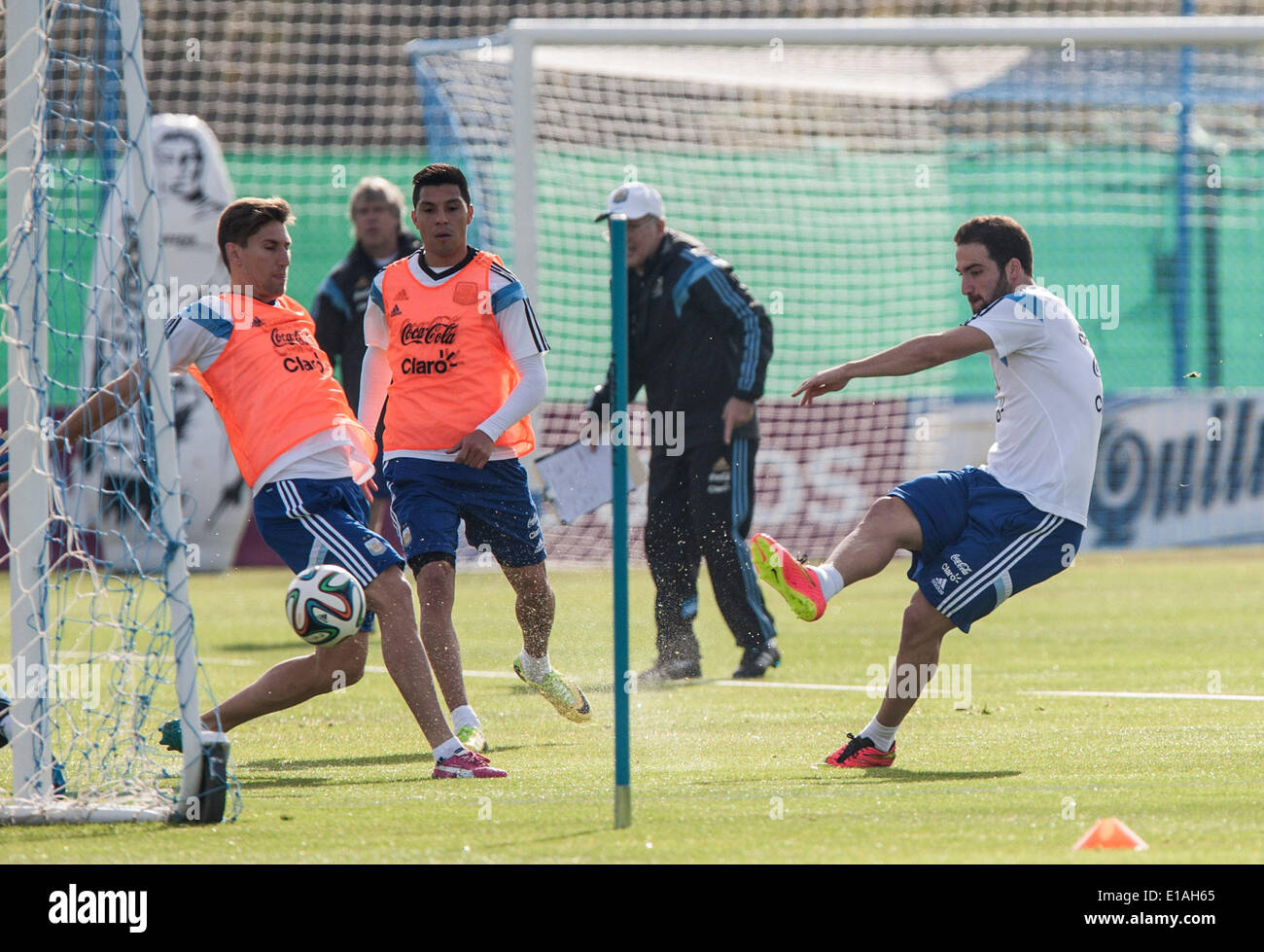 Ezeiza. 28th May, 2014. Argentina's national soccer team players Gonzalo Higuain (R) and Federico Fernandez (L) take part in a training session in Ezeiza City May 28, 2014. Argentina will face Trinidad and Tobago and Slovenia in friendly matches prior to the FIFA World Cup Brazil 2014, to be held from June 12 to July 13. © Martin Zabala/Xinhua/Alamy Live News Stock Photo