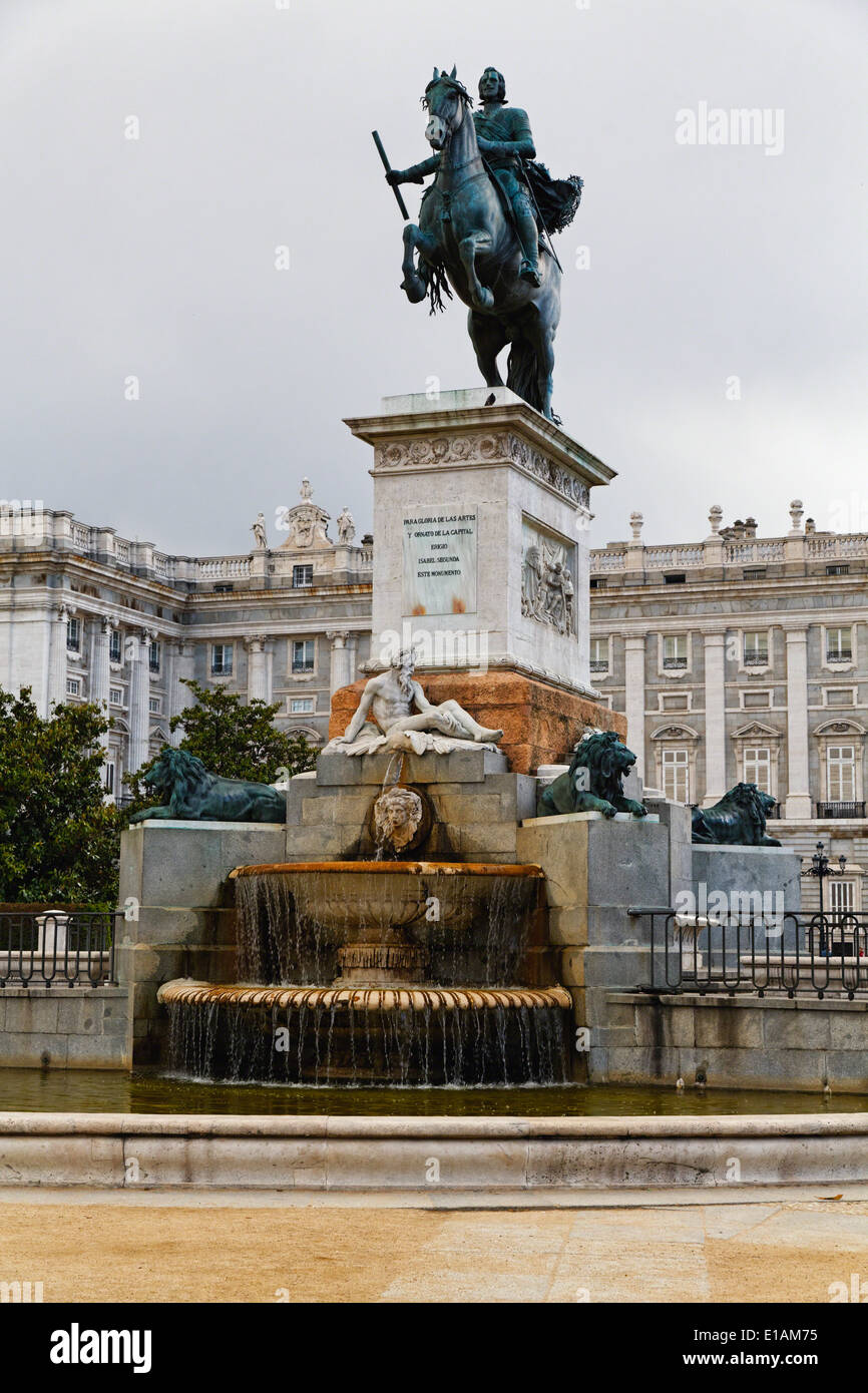 Low Angle Vertical View of the Equestrian Statue of King Philip IV, Plaza de Oriente, Madrid, Spain Stock Photo