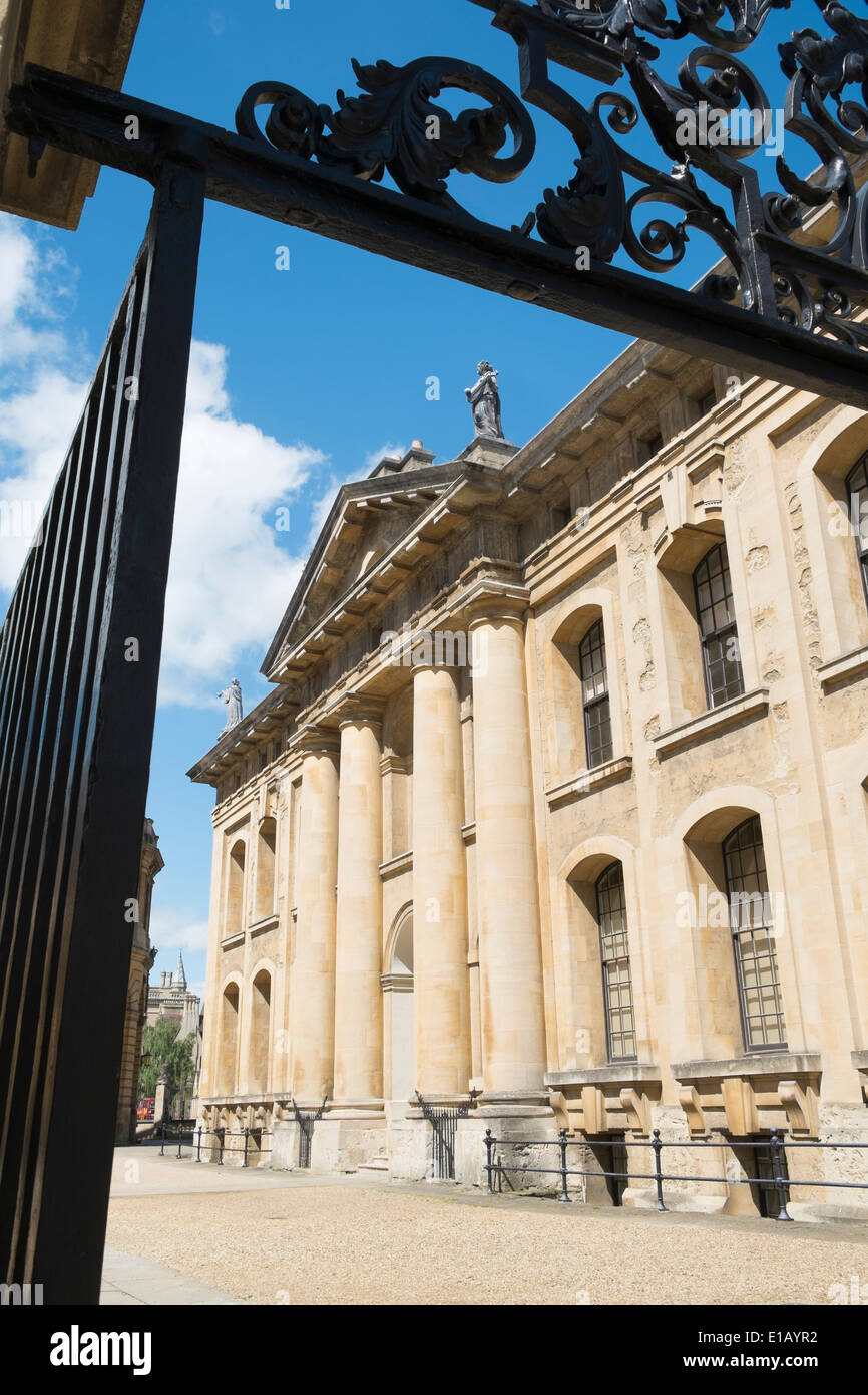 England, Oxford. Clarendon building, designed by Nicolas Hawksmoor to house the Oxford University Press, built between 1711-15 Stock Photo