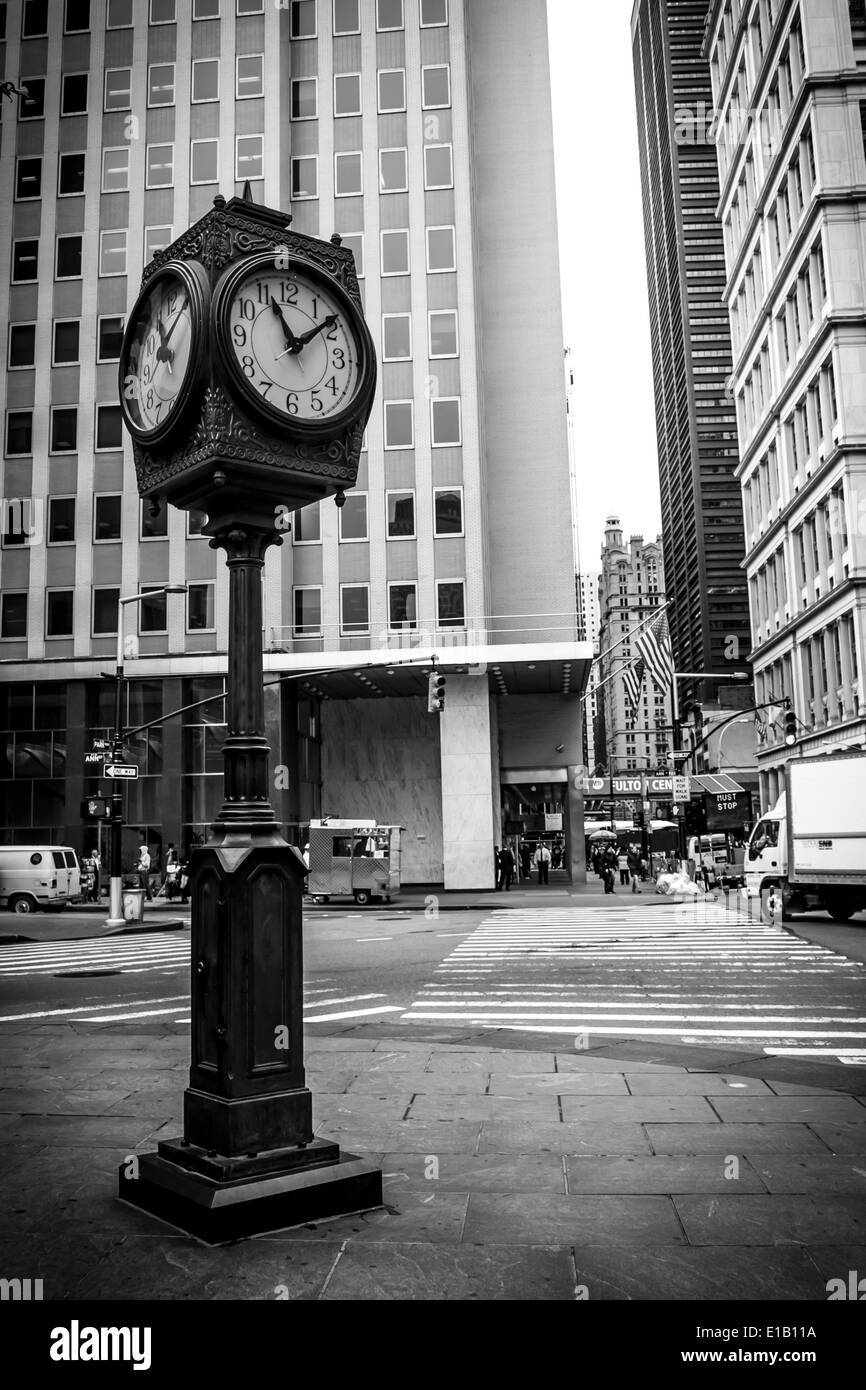 Black And White Clock High Resolution Stock Photography and Images - Alamy