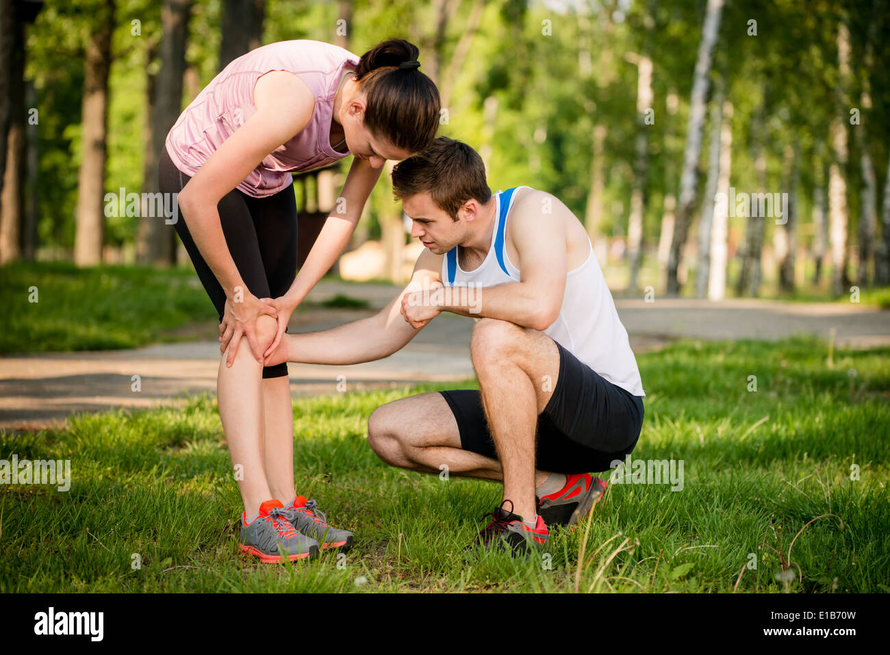 Knee injury and sports hi-res stock photography and images - Alamy