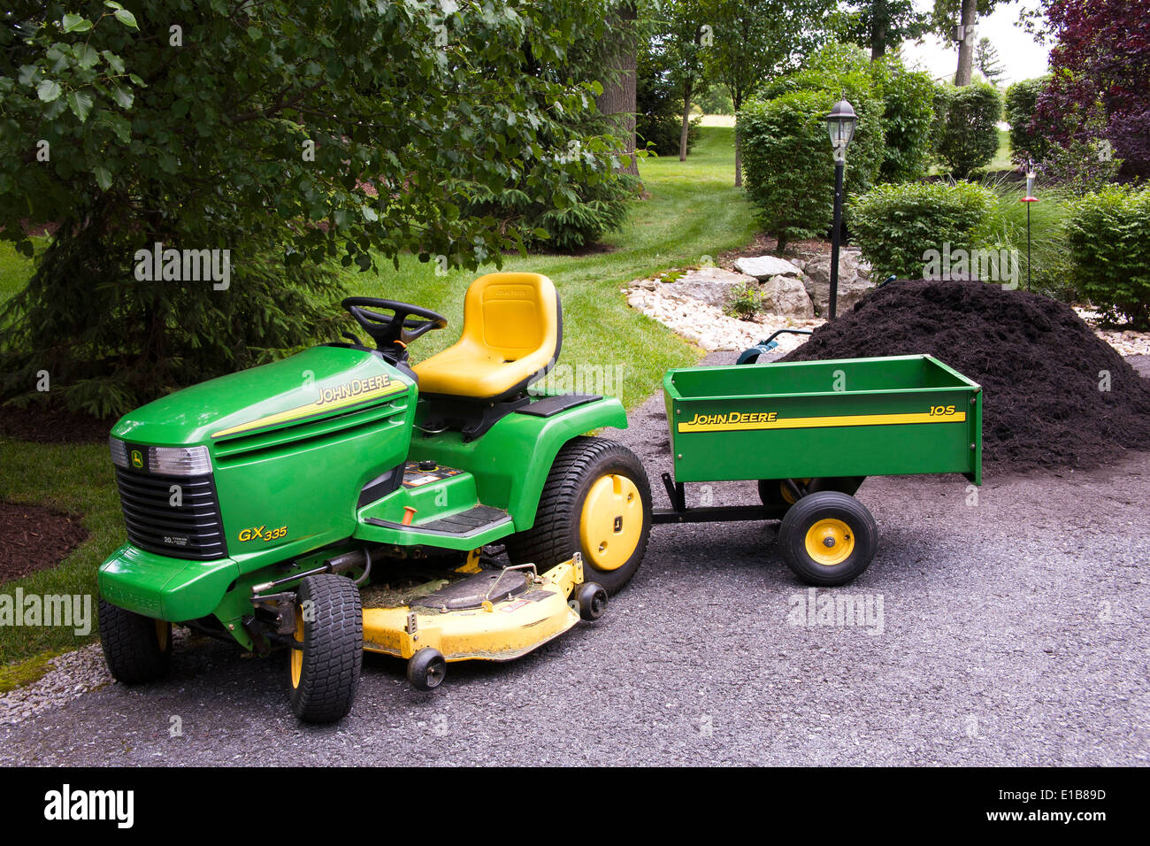 john deere tractor and wagon ride on