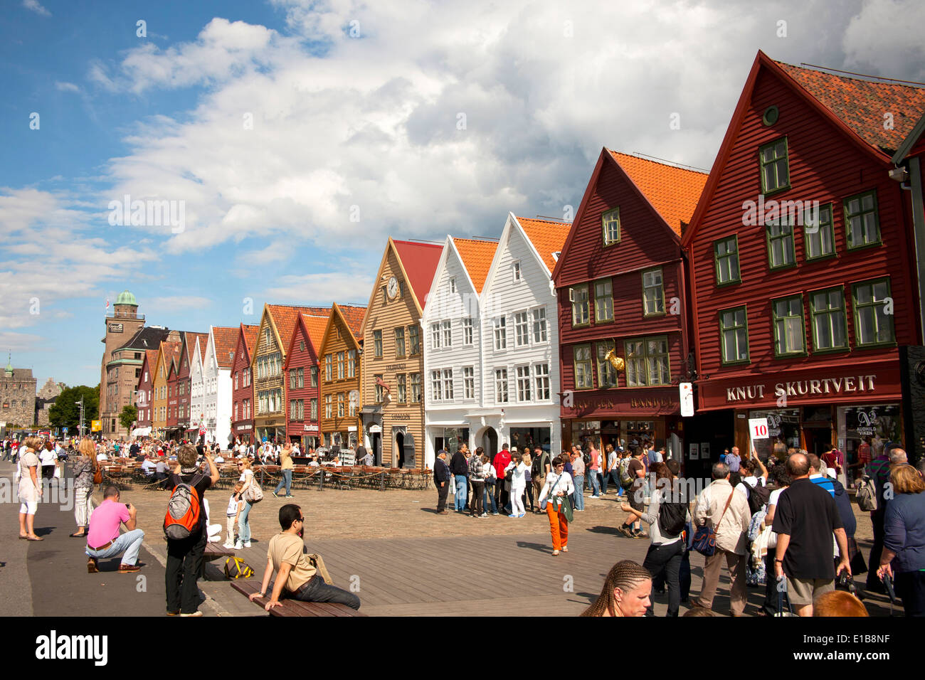 Bergen norway tourists harbor hi-res stock photography and images - Alamy