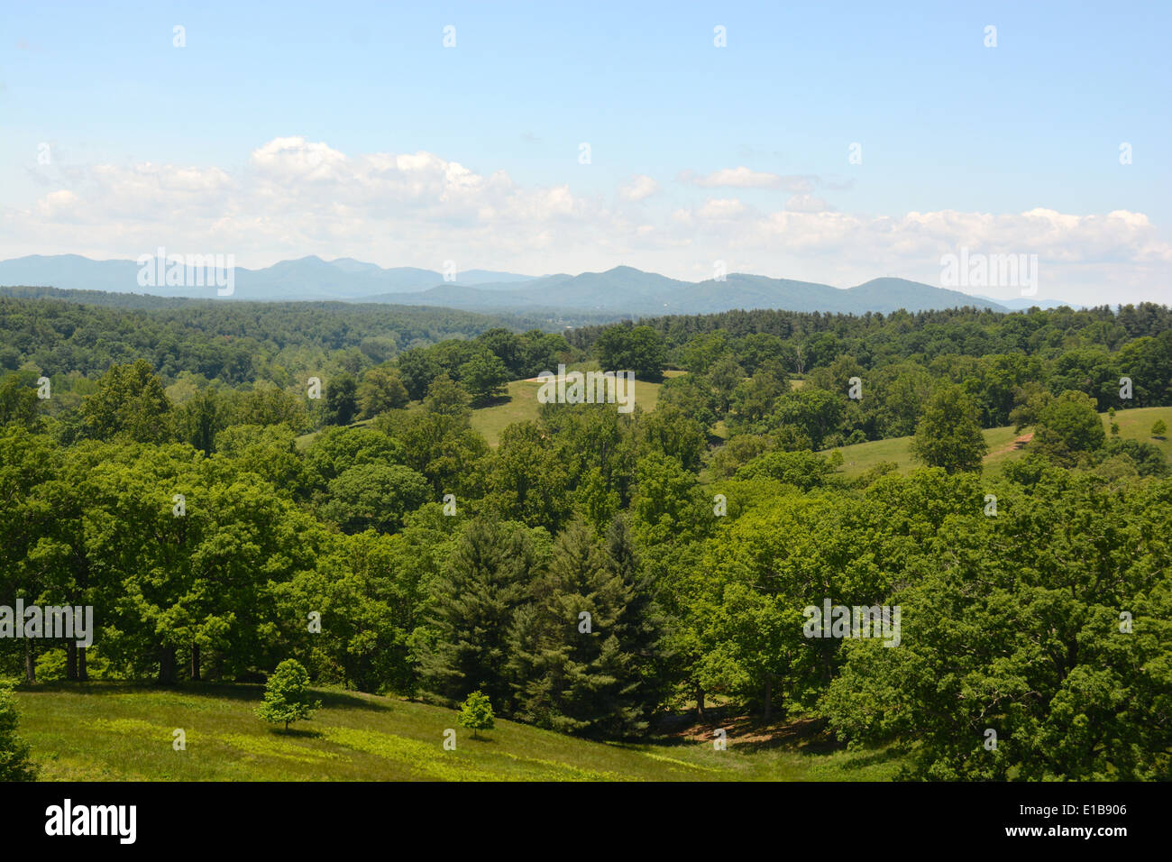 asheville-north-carolina-in-the-mountains-stock-photo-alamy