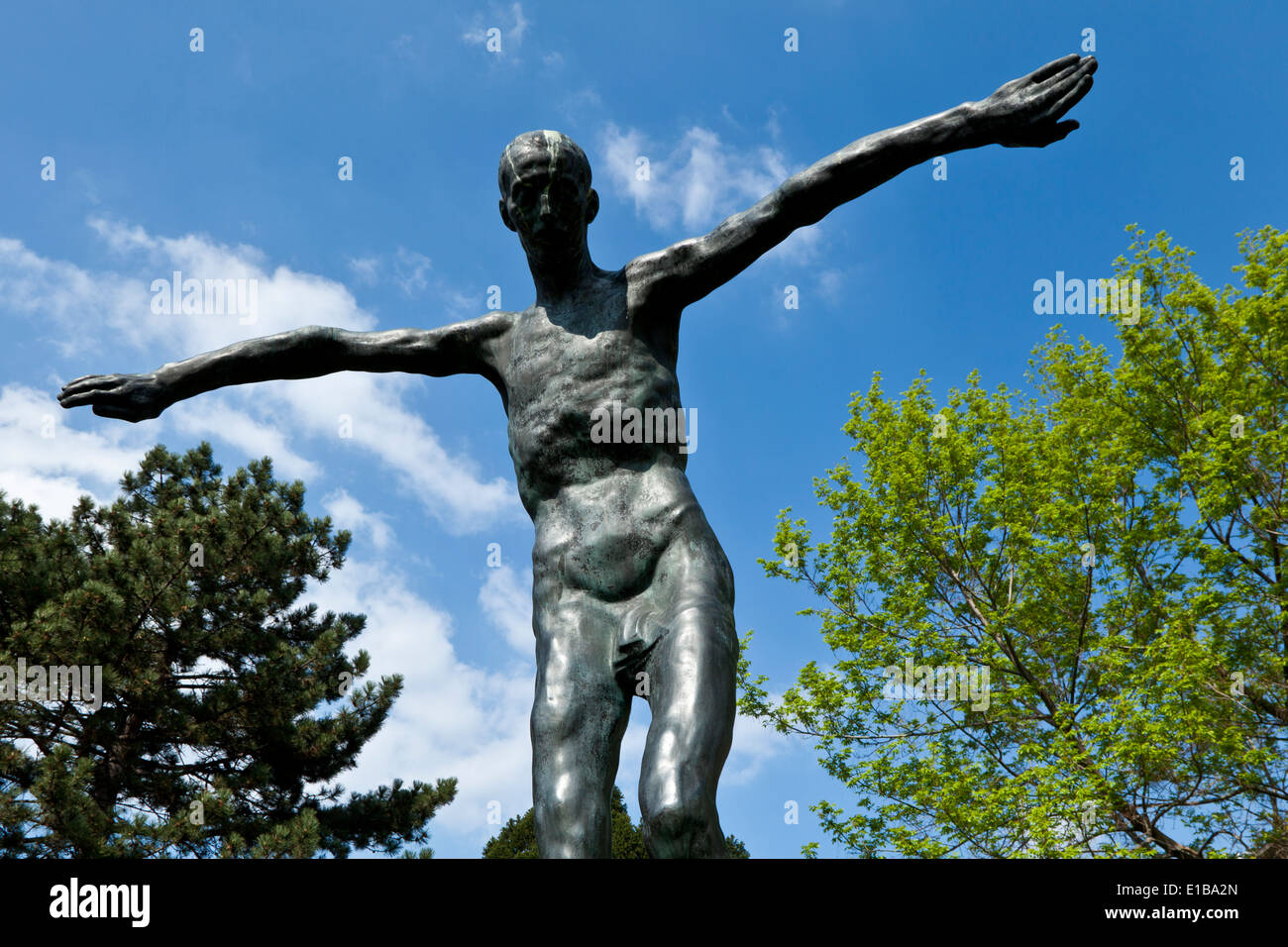 Statue in Wien Stock Photo - Alamy