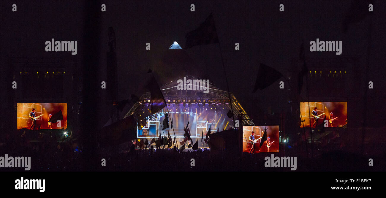 Keith Richards, Ronnie Wood, Glastonbury Festival 2013, Rolling Stones performance, Saturday Pyramid Stage, Stock Photo