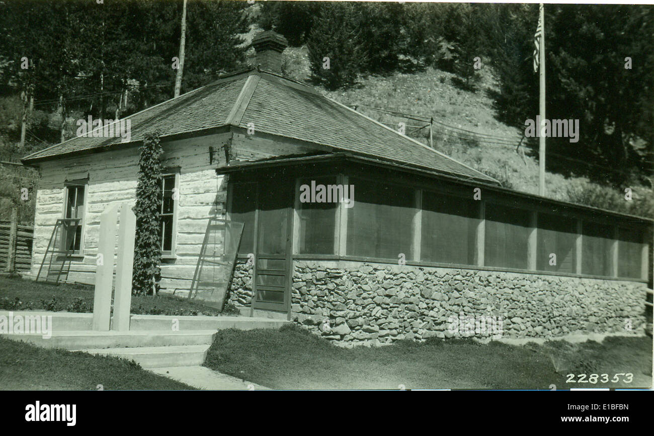 U s parks service ranger station hi-res stock photography and images ...