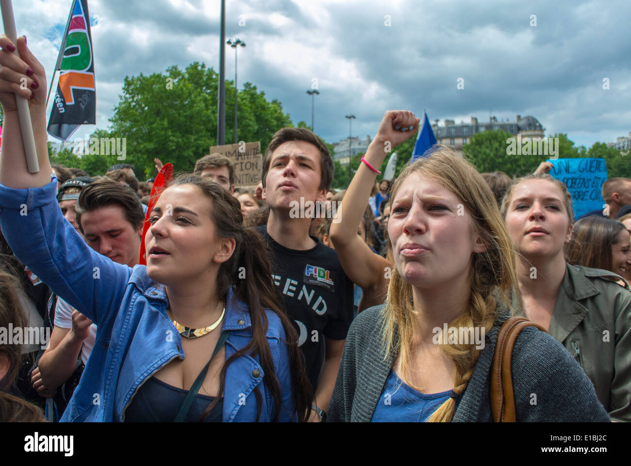 Paris, France, Anti Extreme Right Demonstration by Angry Crowd French teenage students outside, Protests, people protesting, young teenage activist gi Stock Photo