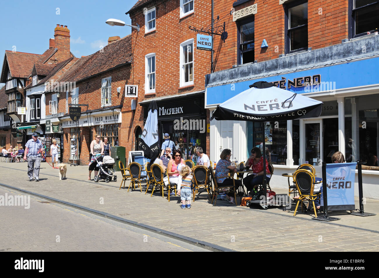 Pavement cafe along Henley Street (where Shakespeare’s birthplace is), Stratford-Upon-Avon, England, UK. Stock Photo