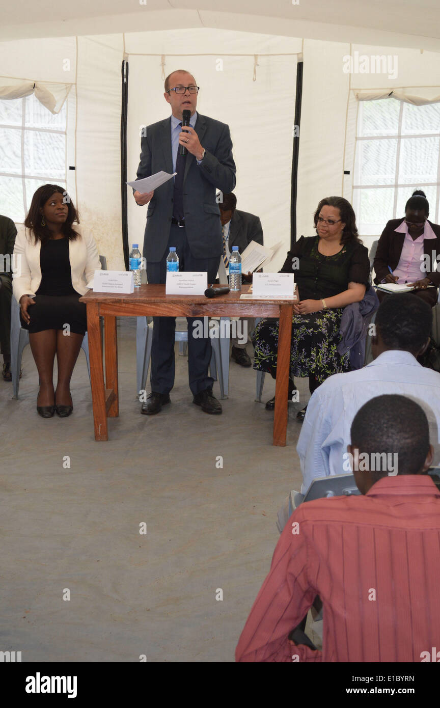 Juba, South Sudan, Africa. 29th May, 2014. UNICEF Representative in South Sudan JONATHAN VEITCH speaking during the event. United States Agency for international Development (USAID) and the United Nations Childrens Fund (UNICEF) in Juba announced a partnership between USAID and UNICEF in South Sudan to provide emergency education to girls, boys and youth forced to flee their homes by fighting in South Sudan. Credit:  ZUMA Press, Inc./Alamy Live News Stock Photo