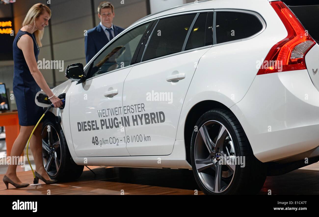 V60 plug sale in hybrid 2014