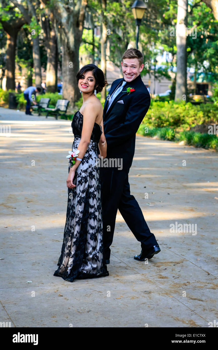 High School students dressed up for Prom Night in Forseyth Park Savannah GA Stock Photo