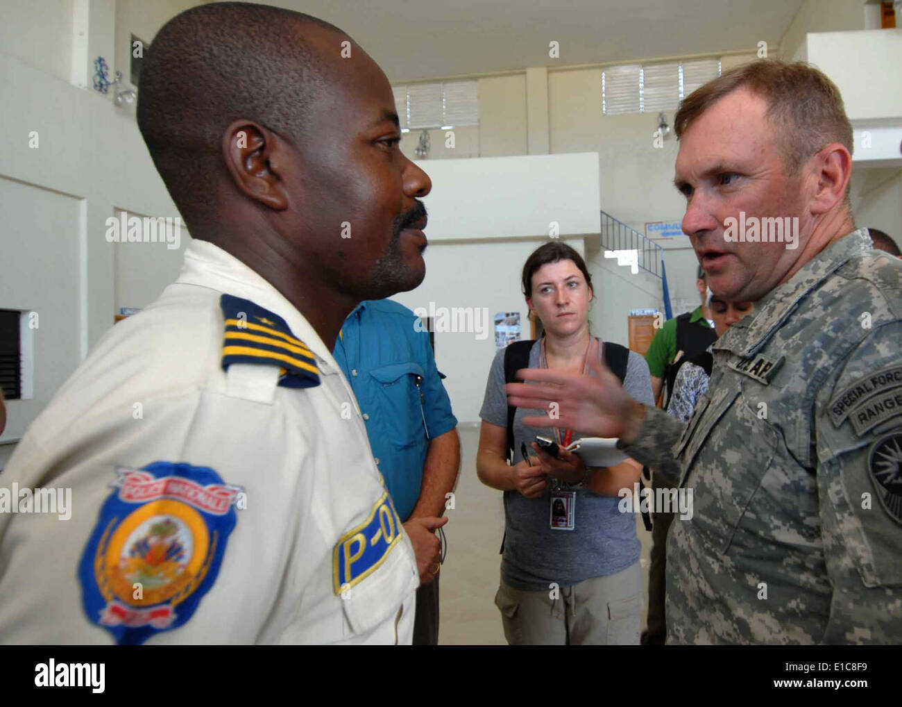 U.S. Army Lt. General P.K. 'Ken' Keen, commander Joint Task Force Haiti, visits Cite De Soleil Police Chief Azistude Rosemond Stock Photo