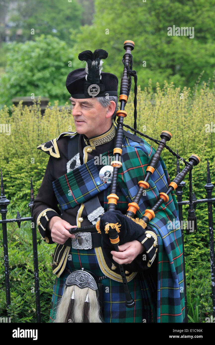 UK, Scotland, Edinburgh, bagpipe player, Stock Photo