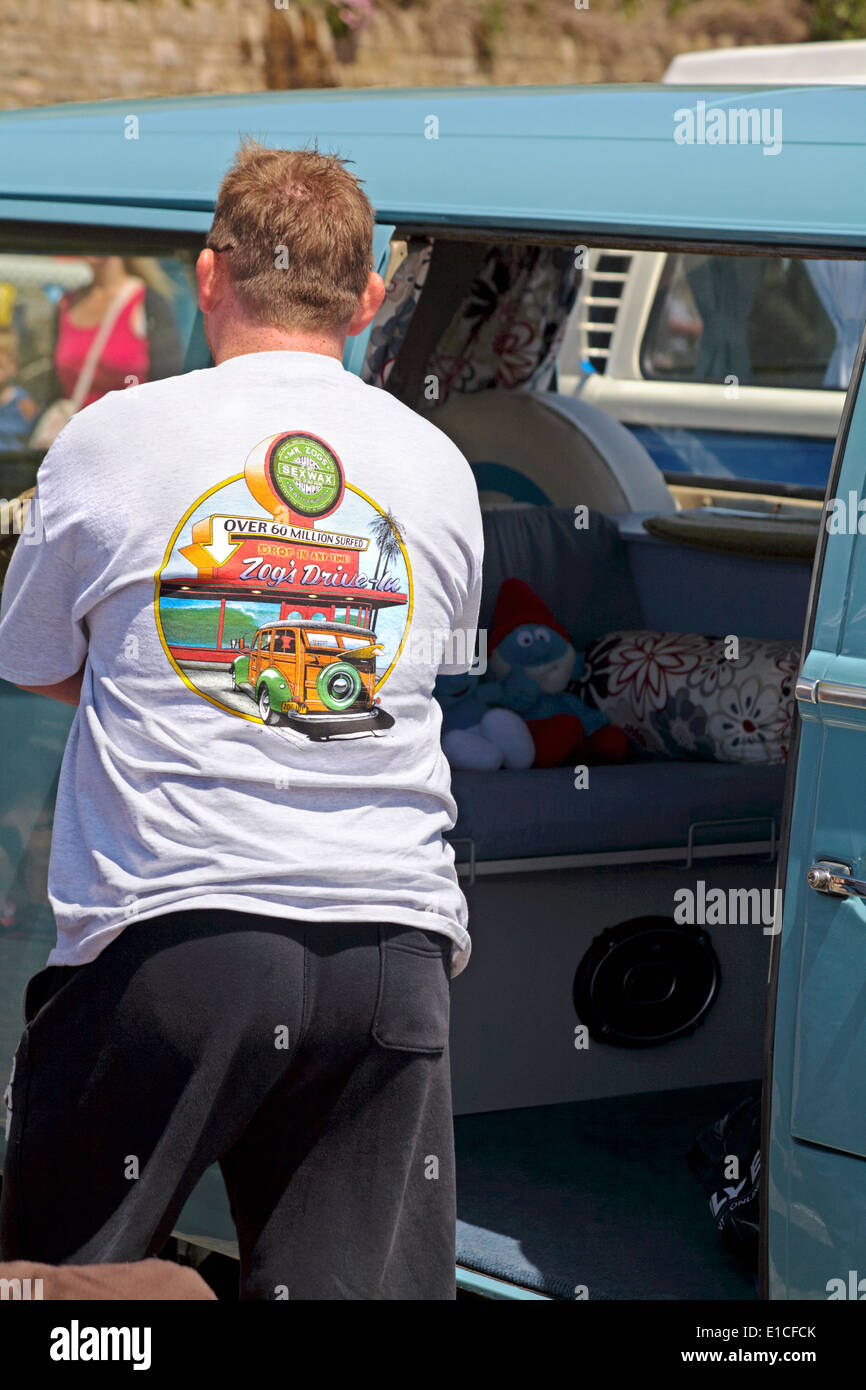 Mr Zoggs sexwax the best for your shack? details on back of tshirt