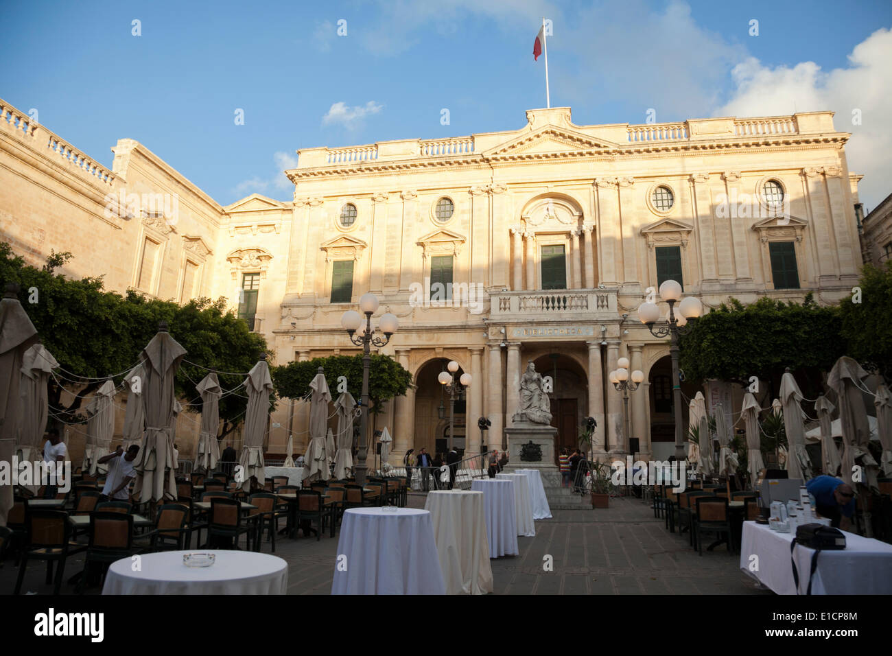 Valletta, Malta. 30th May 2014. Preparing the venue for the International Designers fashion show, use the national library as background, during Mercedes-Benz Malta Fashion Week on 30 May 2014 in Pjazza Regina, Valletta, Malta. Credit:  Amanda Hsu/Alamy Live News Stock Photo