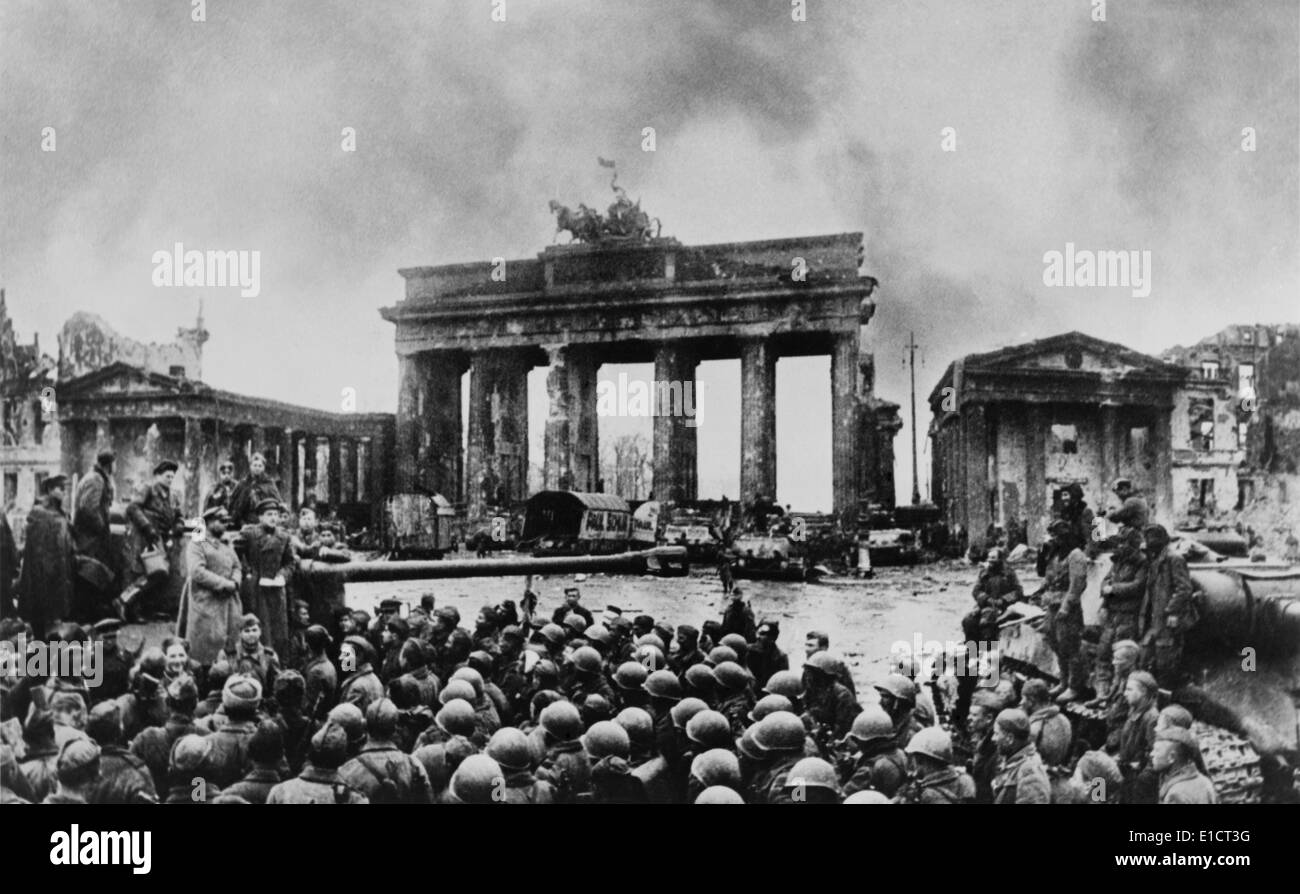 World War 2, Battle of Berlin, April 16- May 2, 1945. Some of nearly one million Russians who captured Berlin assembled in Stock Photo