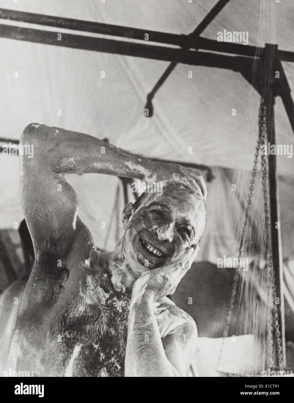 Bath showers 1940s hires stock photography and images Alamy