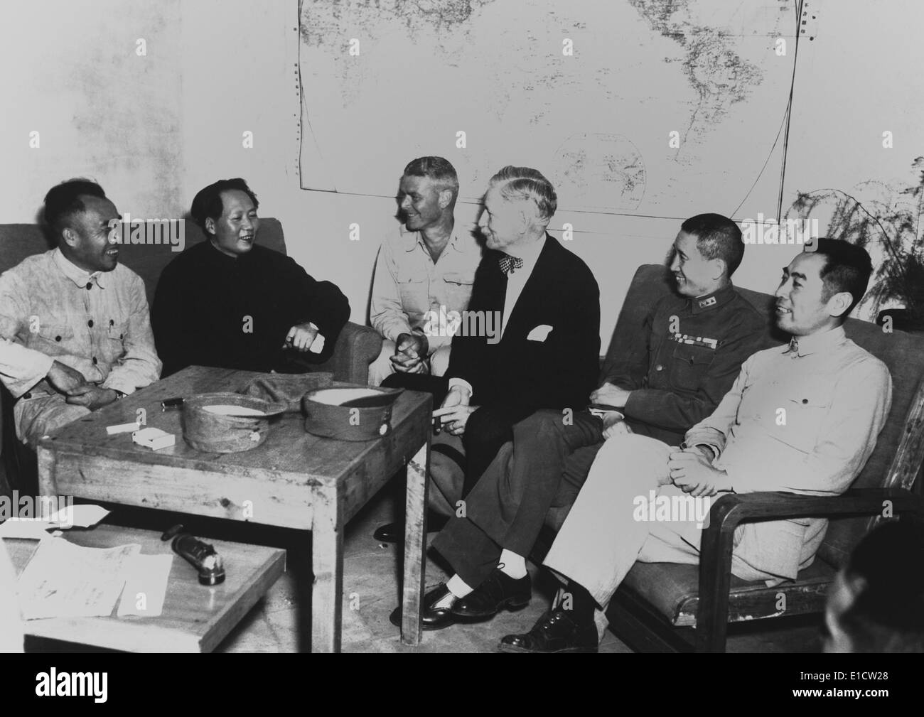 Conference between Chinese Communists and U.S. Ambassador Patrick Hurley, August 27, 1945. Hurley met with Mao to negotiate Stock Photo
