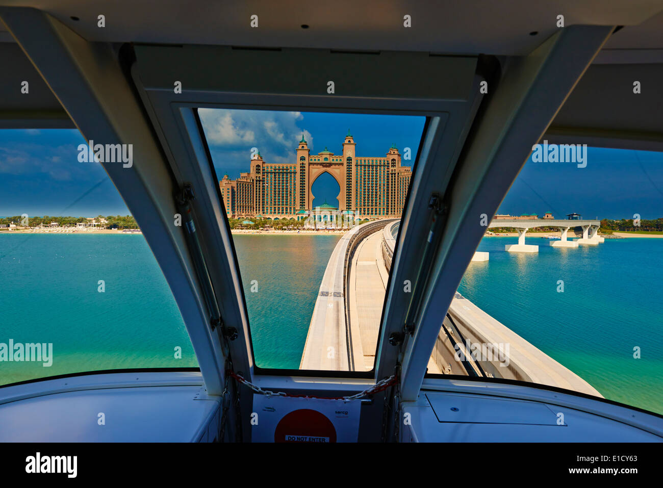 Atlantis dubai train hi-res stock photography and images - Alamy