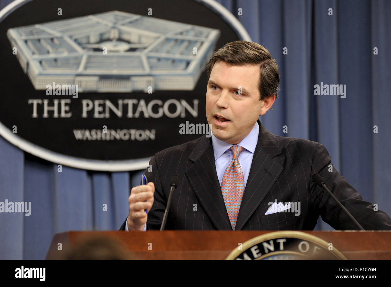 Pentagon Press Secretary Geoff Morrell updates reporters during a press briefing at the Pentagon Sept. 30, 2009, concerning the Stock Photo
