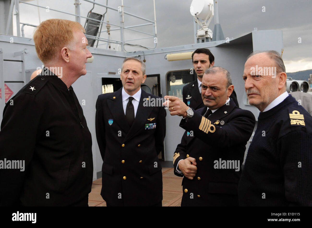 Commander of the u s 6th fleet hi-res stock photography and images - Alamy