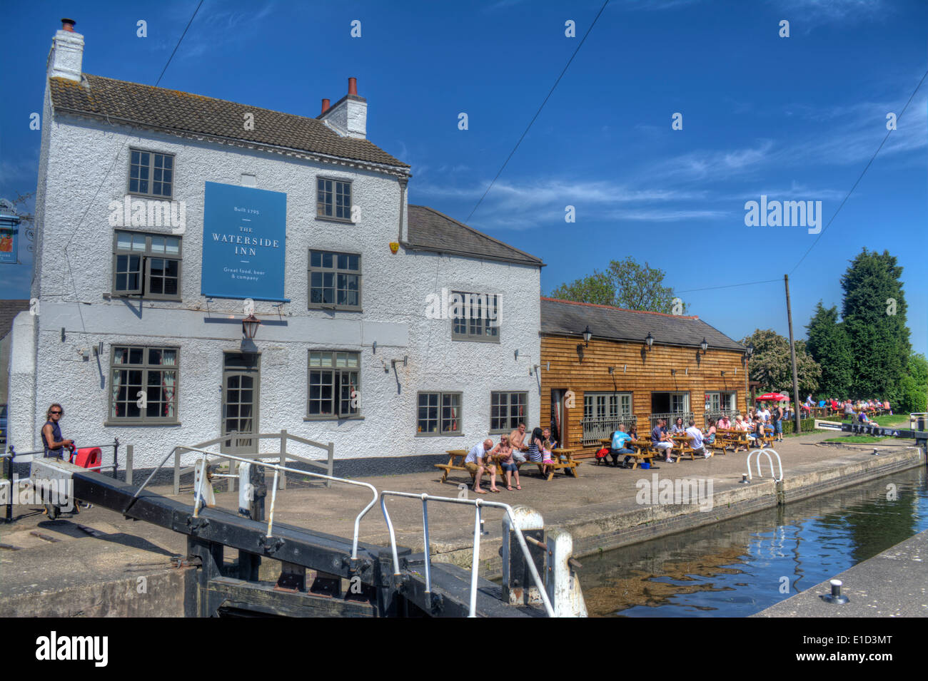HDR image of The Waterside Inn and Mountsorrel Lock on the River Soar, Leicestershire England Stock Photo