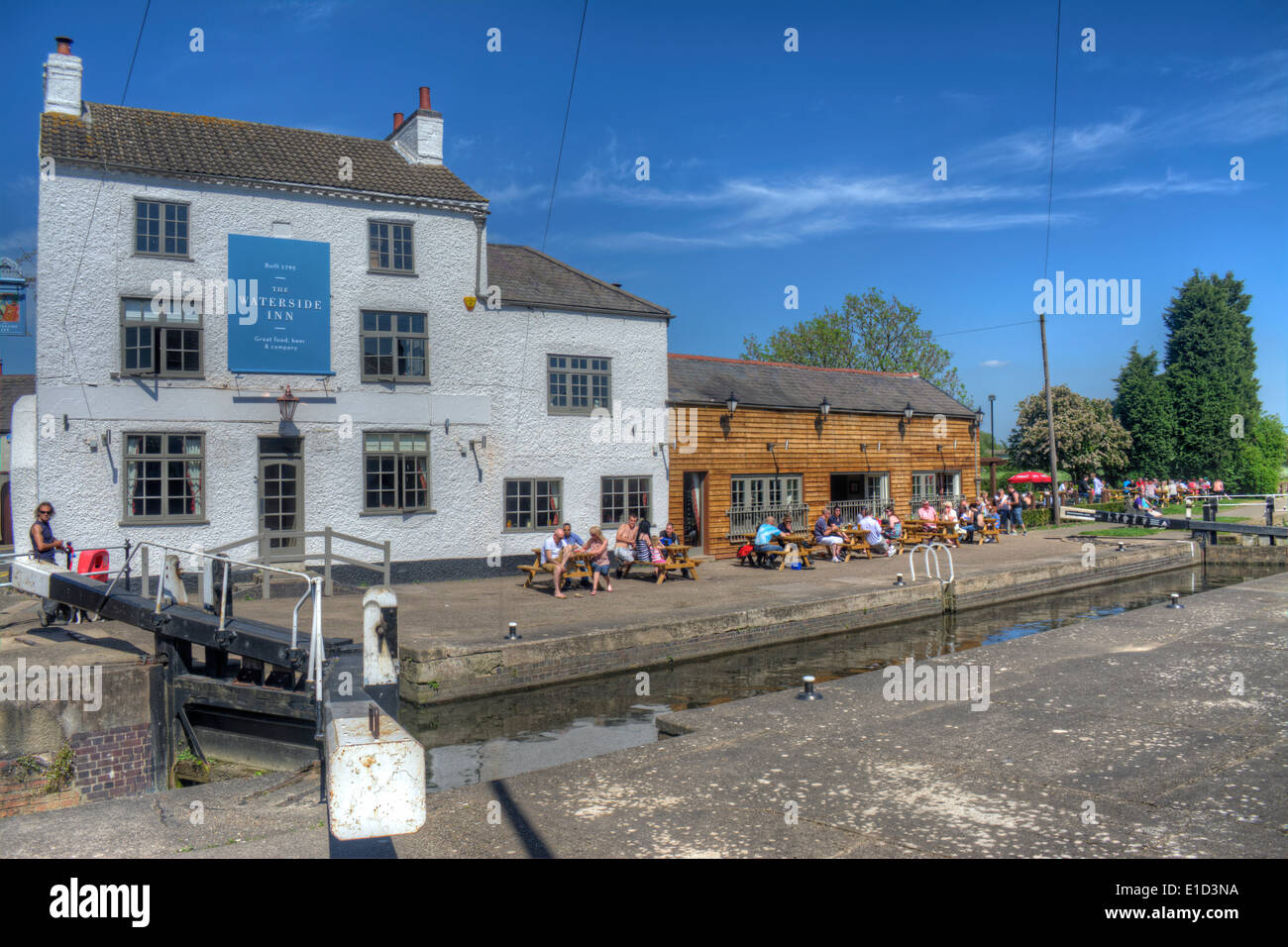 HDR image of The Waterside Inn and Mountsorrel Lock on the River Soar, Leicestershire England Stock Photo