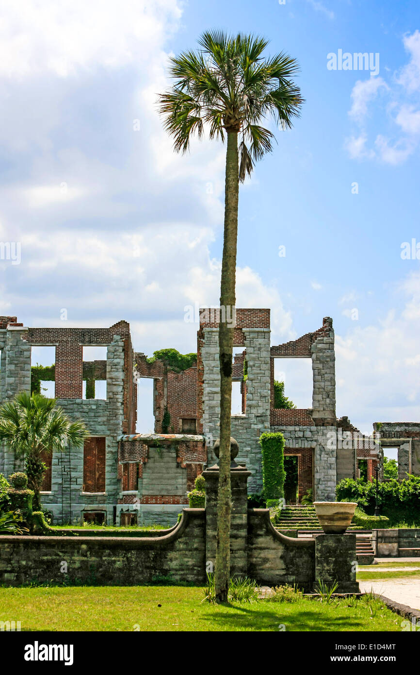 The ruins of Dungeness Mansion. Built in 1884 for the Carnegie family as a private home Stock Photo