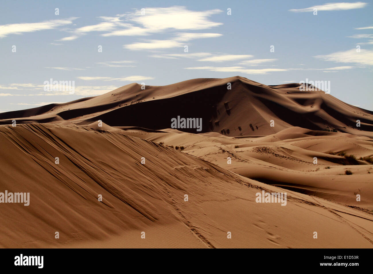 Erg Chebbi sand dunes in the Sahara desert near Merzouga, Morocco Stock ...