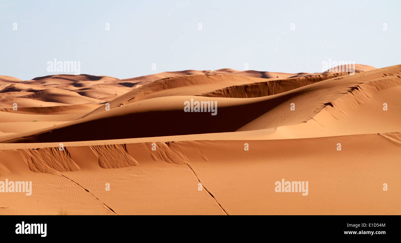 Erg Chebbi sand dunes in the Sahara desert near Merzouga, Morocco Stock ...