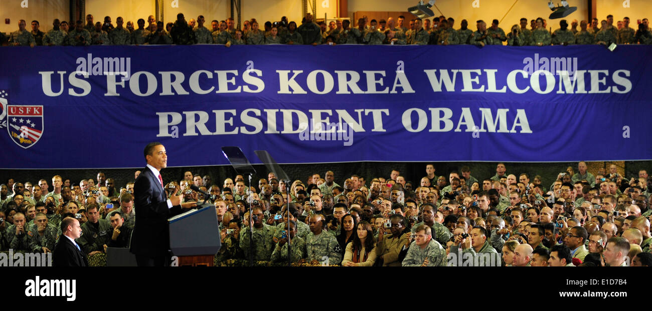 President Barack Obama addresses more than 1,500 U.S. service members at Osan Air Base, South Korea, Nov. 19, 2009. Obama Stock Photo