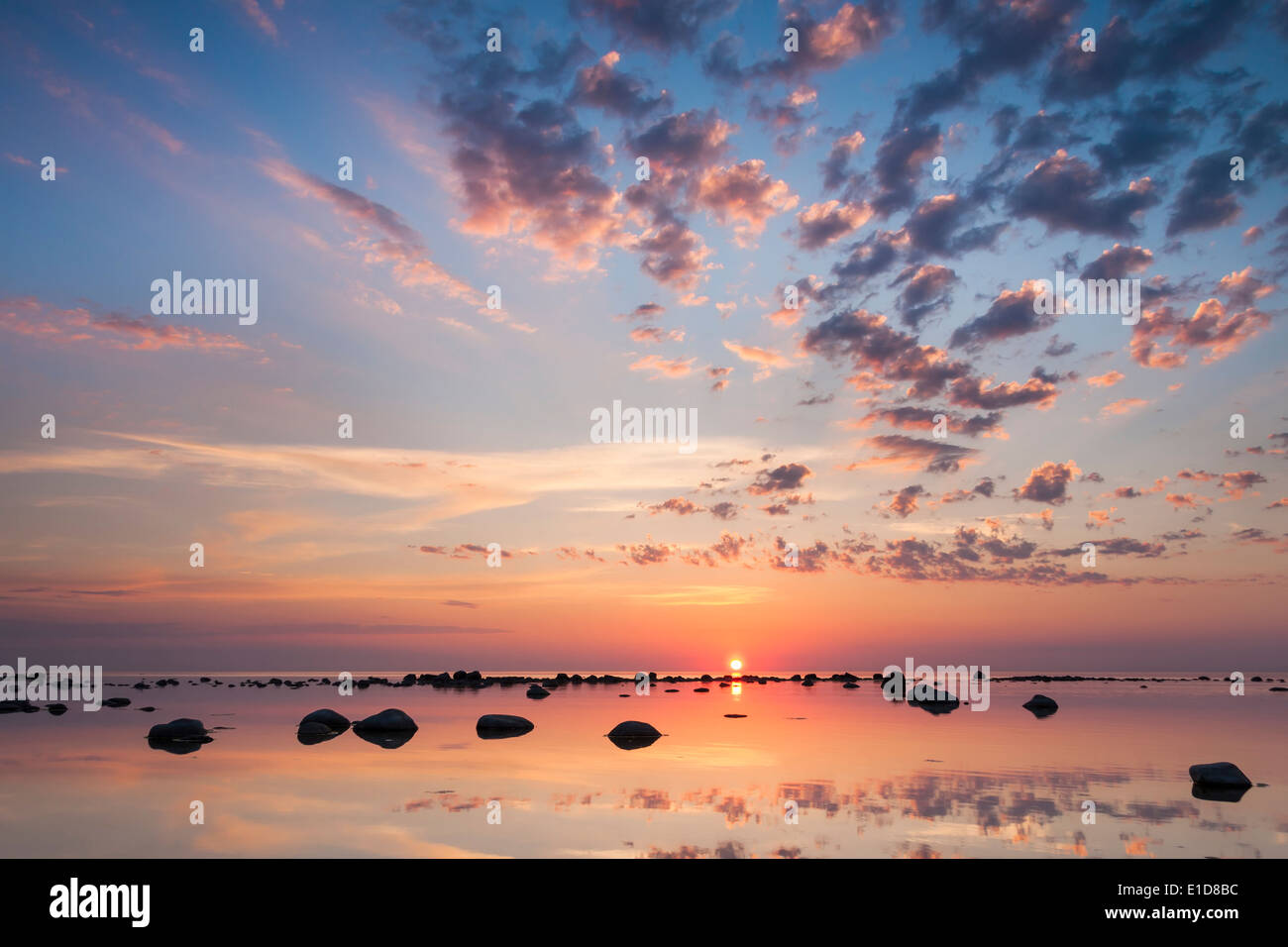 Beautiful evening sea sky hi-res stock photography and images - Alamy