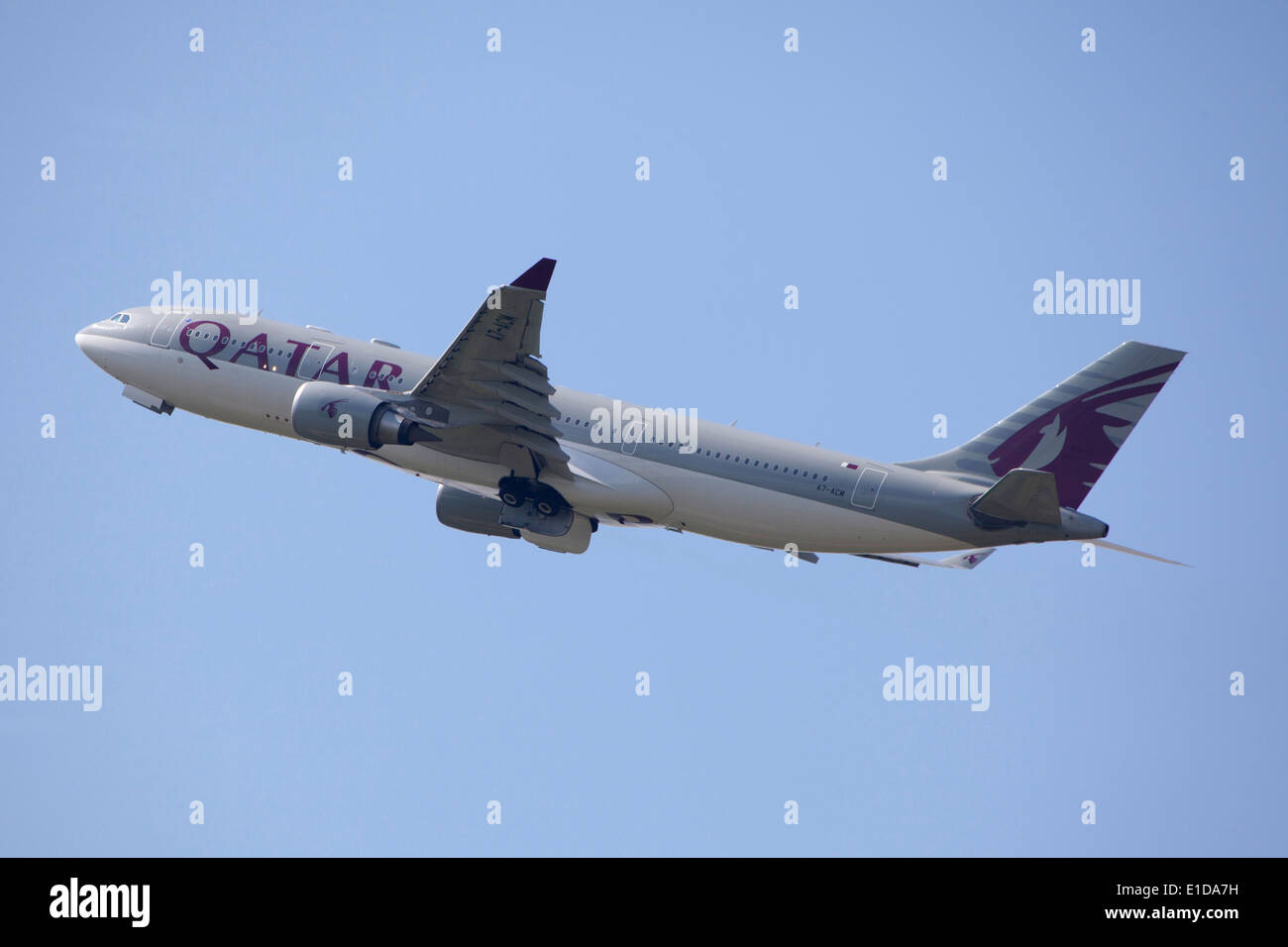 Qatar Airways Airbus A330 taking off Stock Photo