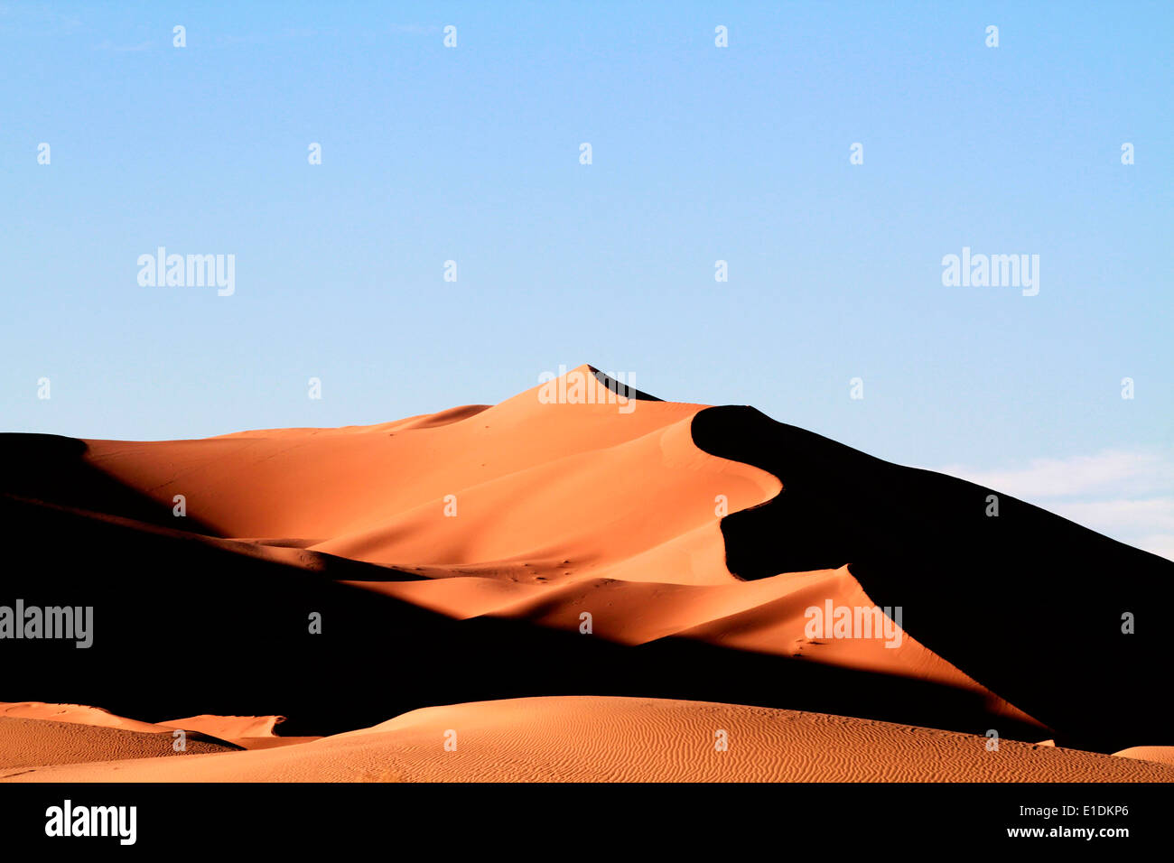 Erg Chebbi sand dunes in the Sahara desert near Merzouga, Morocco Stock ...