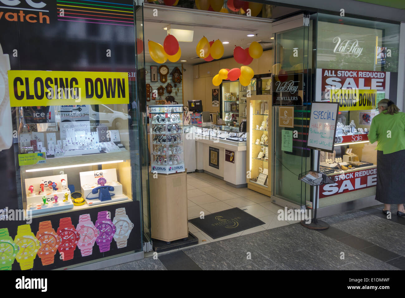 Brisbane Australia,Brisbane Square,George Street,Val-Ray Jewellers,jeweler,jewelry,front,entrance,sign,closing down,close out sale,window display sale Stock Photo